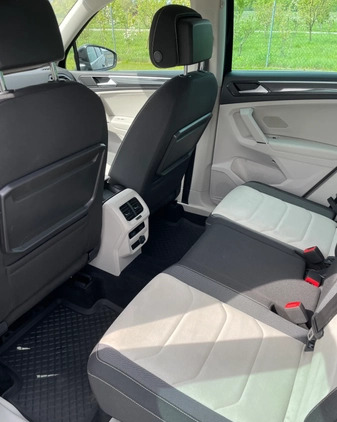 Volkswagen Tiguan cena 117000 przebieg: 128000, rok produkcji 2018 z Szczecinek małe 79